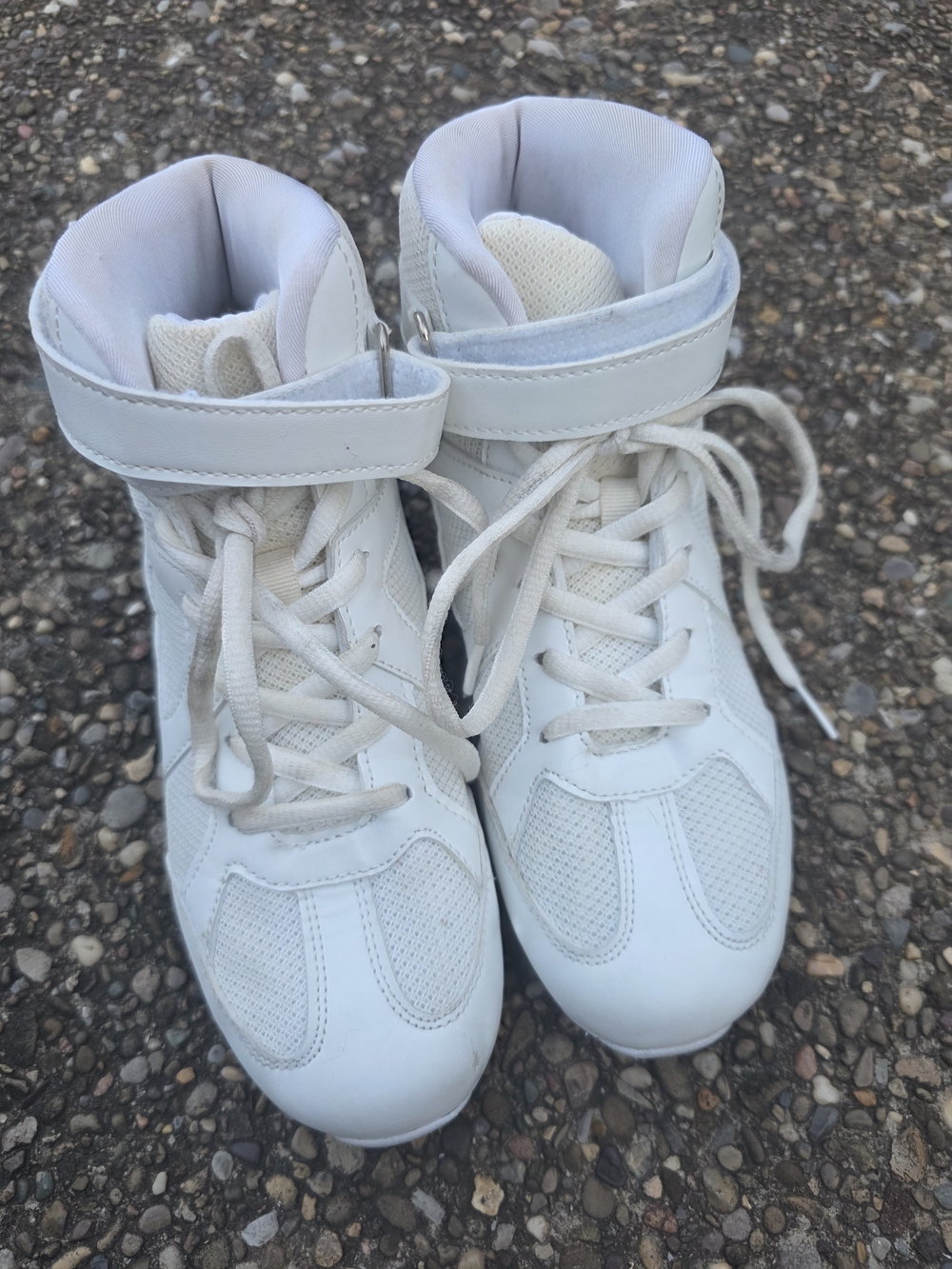 Danzcue Womens Mid Whitw Cheet Athletic Sneakers Shoes Cheerleading Sz 6
